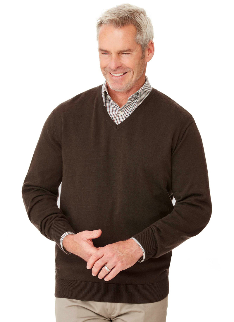 HUONVILLE VEE NECK JUMPER - BROWN